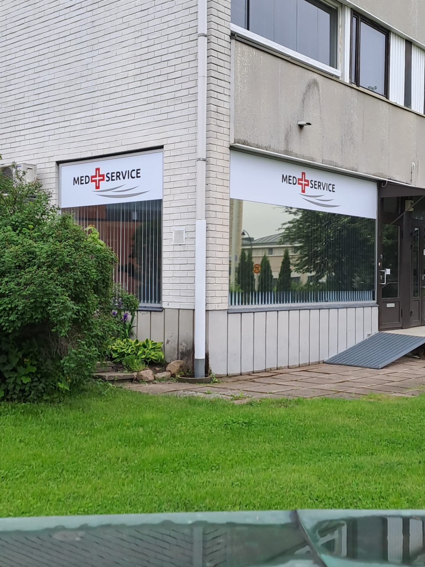 Palvelupiste Pikkuympyräkatu 7.